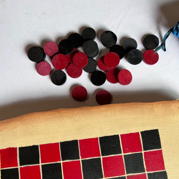 Vintage Sheep Shape Wood Checkerboard Folk Art Game Set 16" x 11" 1993 - Picture 6 of 9